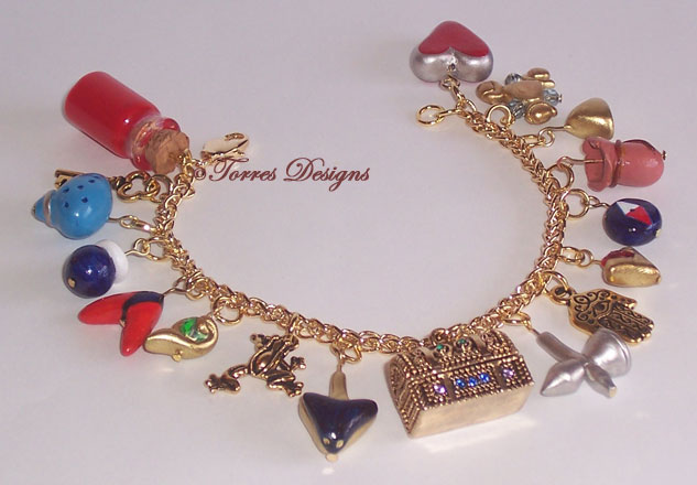 Legend of Zelda – Ocarina of Time Charm Bracelet in Gold Tone